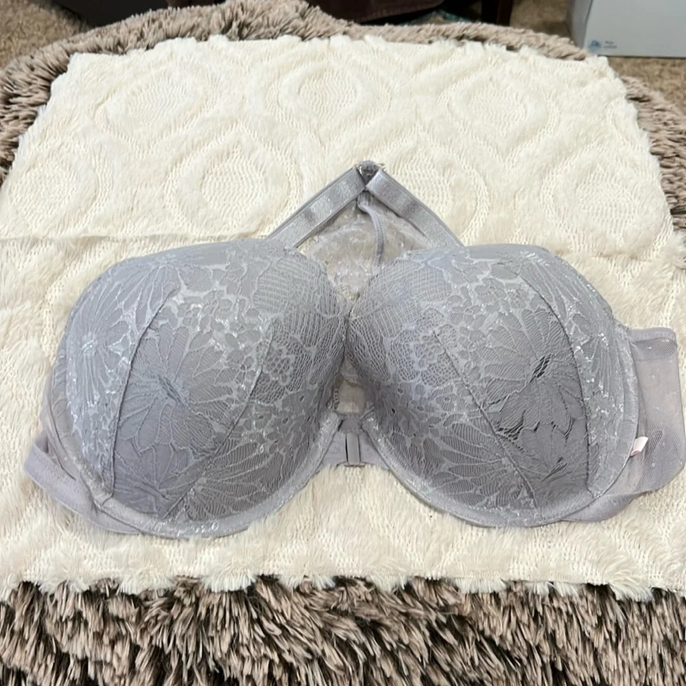 Victoria’s Secret black Lace front clasp bra